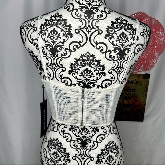 NWT White Fox Unapologetic Bustier White
Size Small - Picture 4 of 10